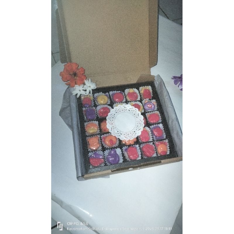 

hampres coklat karakter