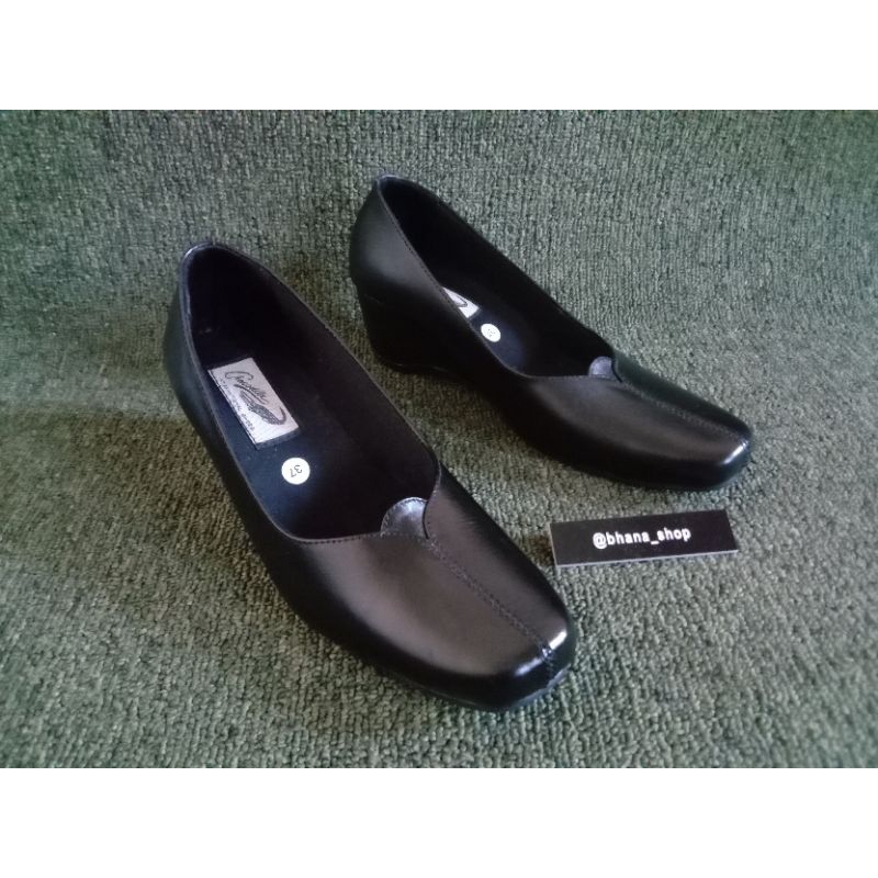SEPATU JALASENASTRI KULIT 5 CM