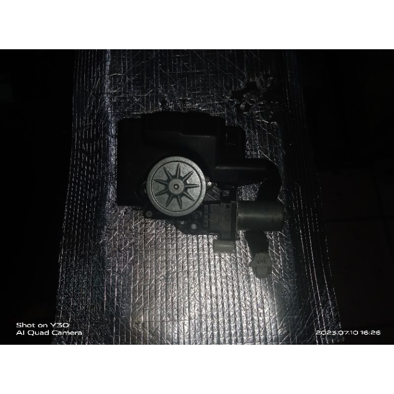 Door lock pintu bagasi Fortuner vrz Innova reborn venturer original