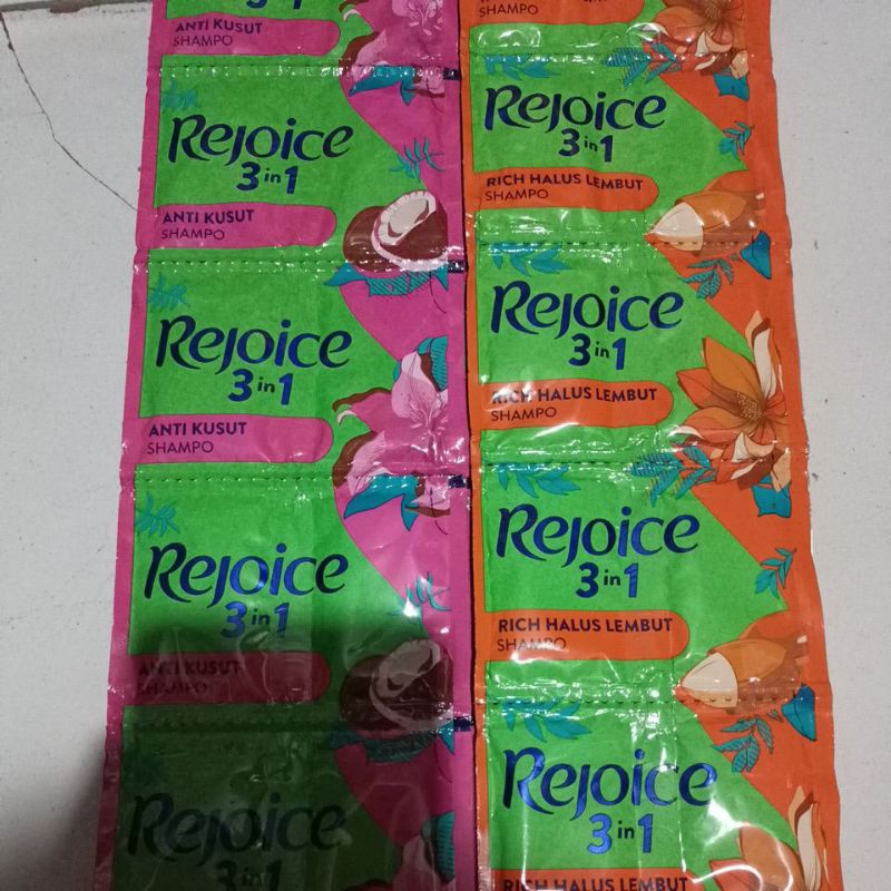rejoice sampo sachet isi 24