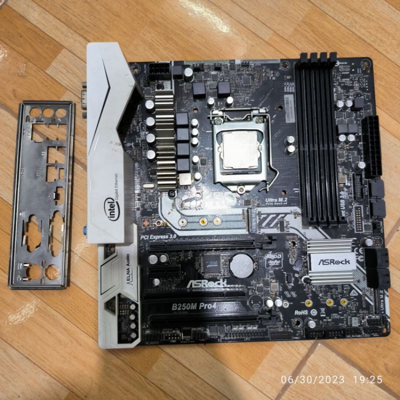 paketan i5 7600k Asrock b250m