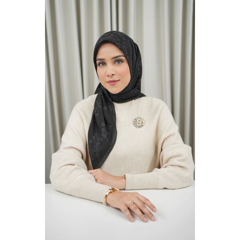 Buttonscarves Monogram Scramble