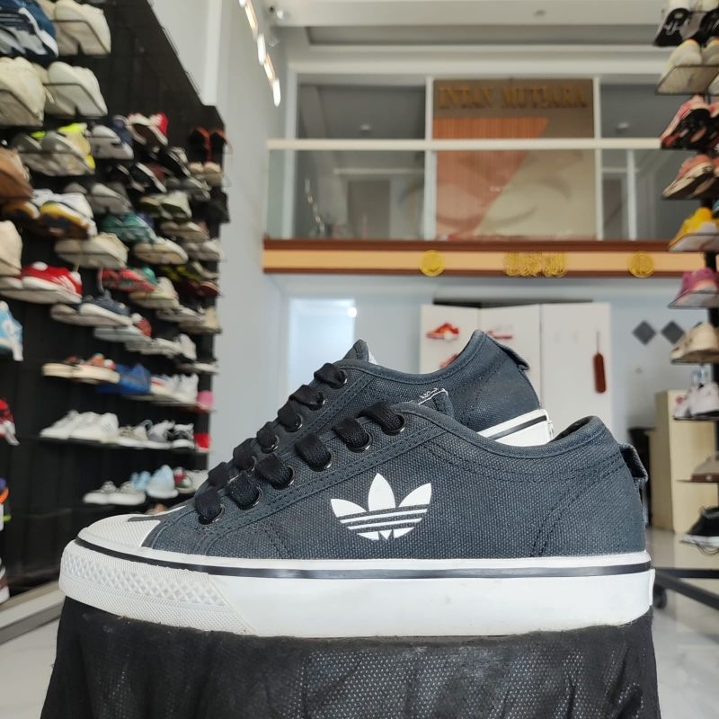 Sepatu Adidas Nizza Trefoil size 36