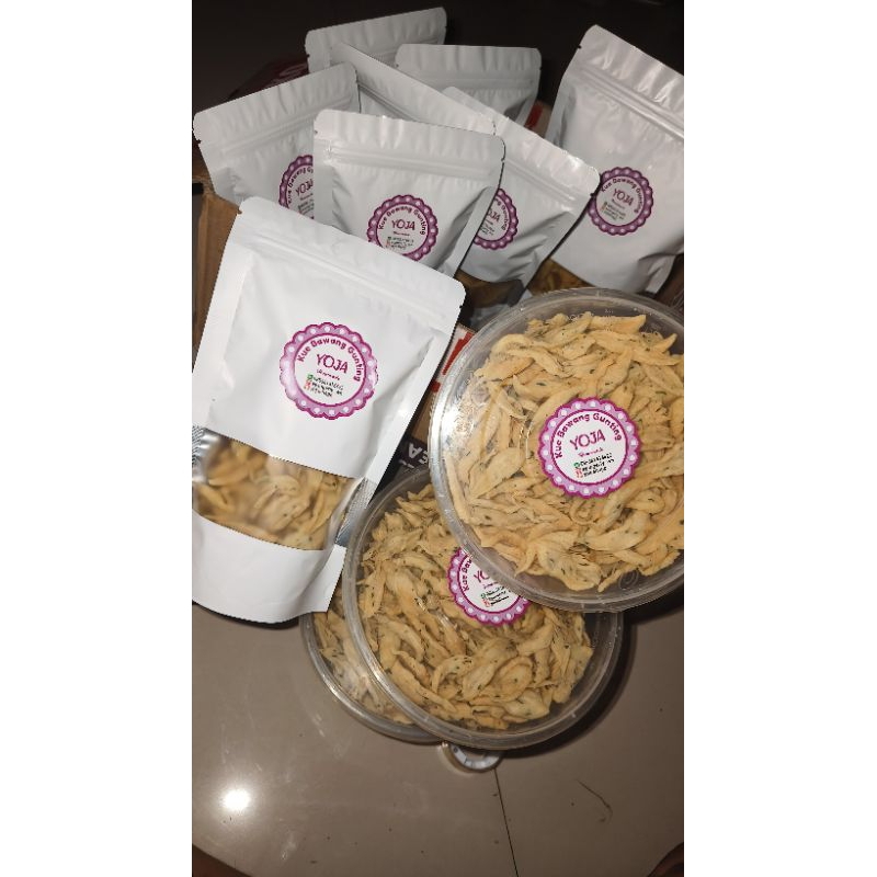 

KUE BAWANG YOJA 350gr (enak,gurih, dan renyah)
