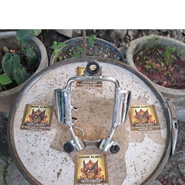 kupingan lampu rx125 twin ORIGINAL bracket dudukan lampu depan yamaha rx 125 twin