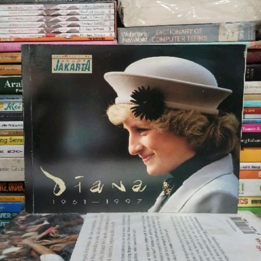 MAJALAH ORIGINAL NAMA & PERISTIWA JAKARTA JAKARTA BEKAS