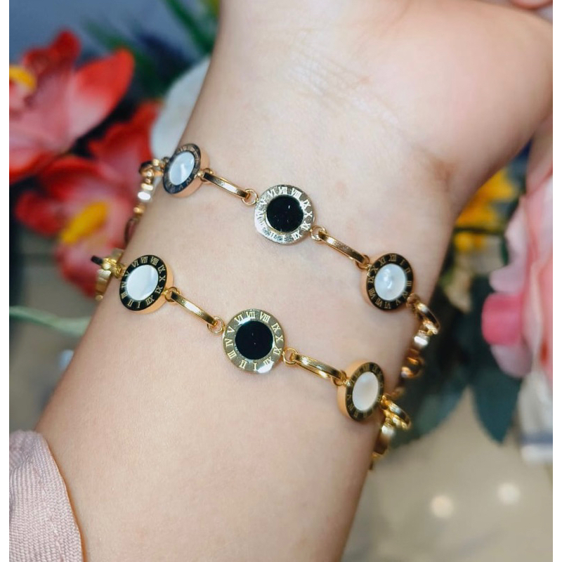 Gelang Titanium Koin Hitam putih Best seller / Gelang wanita persis emas asli