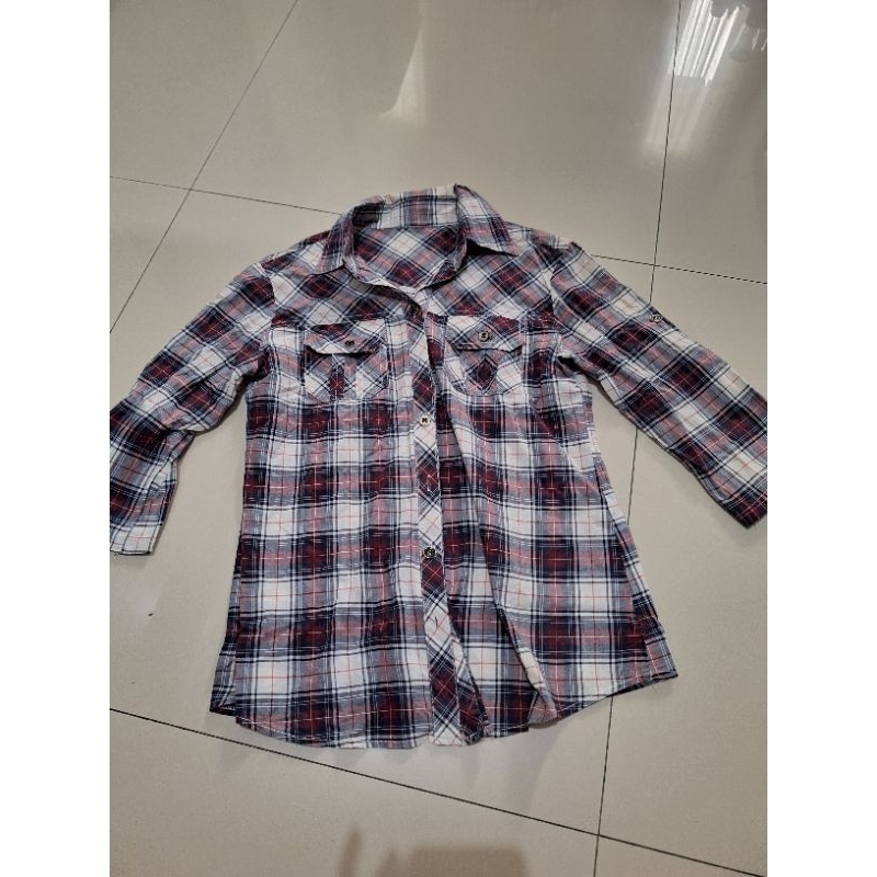 atasan kemeja wanita kotak kotak/kemeja wanita/kemeja kotak kotak/baju preloved