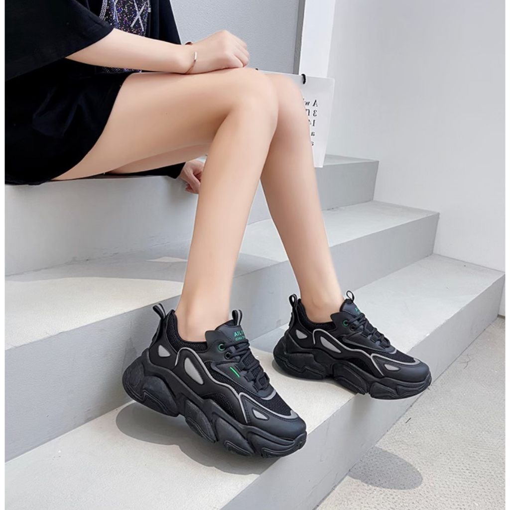 AVANCEID Sepatu Sneakers Wanita Olahraga Sport Nyala Kegelapan Glow Hitam Import 1973