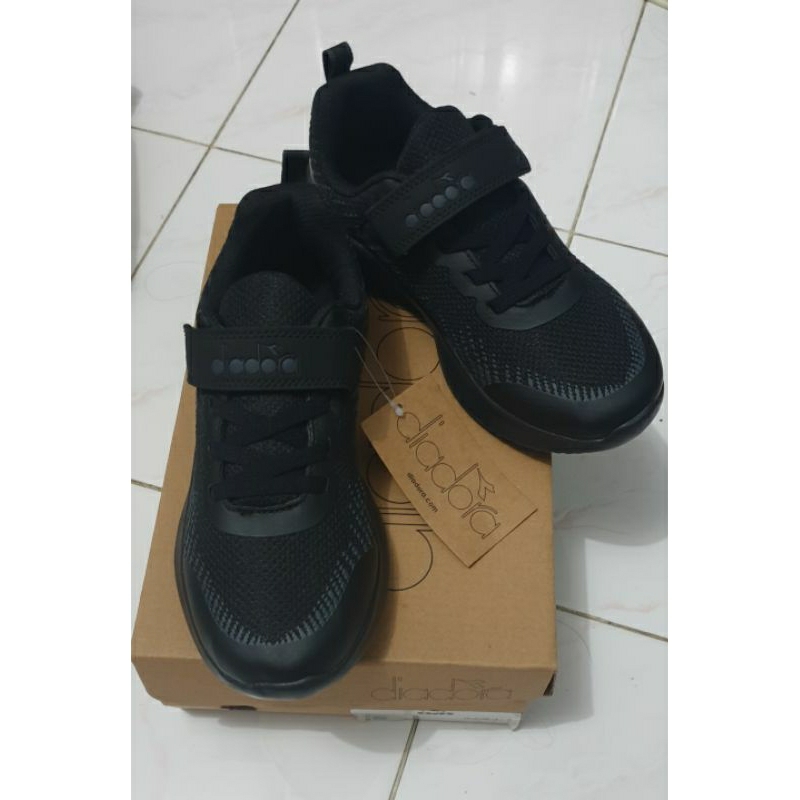 diadora full black shoes sepati sekolah anak hitam