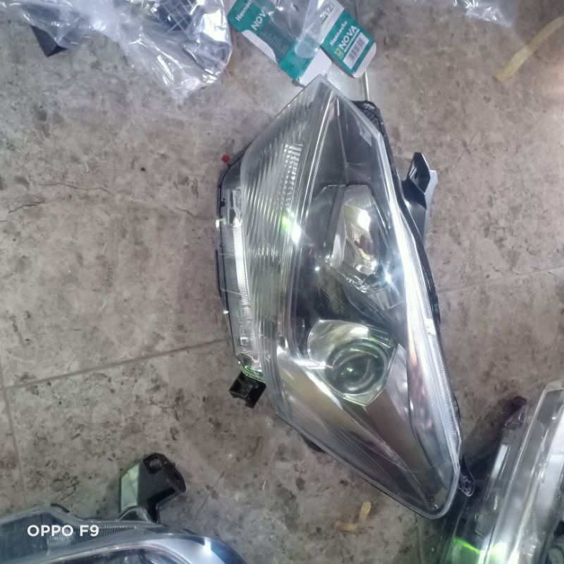 head lamp lampu depan Daihatsu Ayla