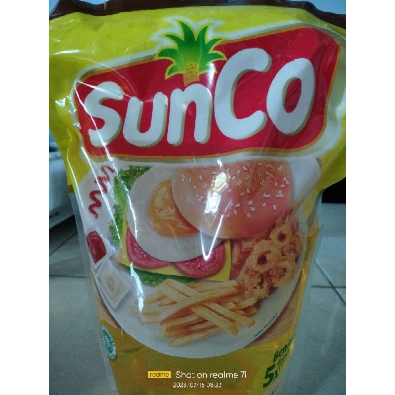 

Minyak goreng Sunco kemasan 2 liter