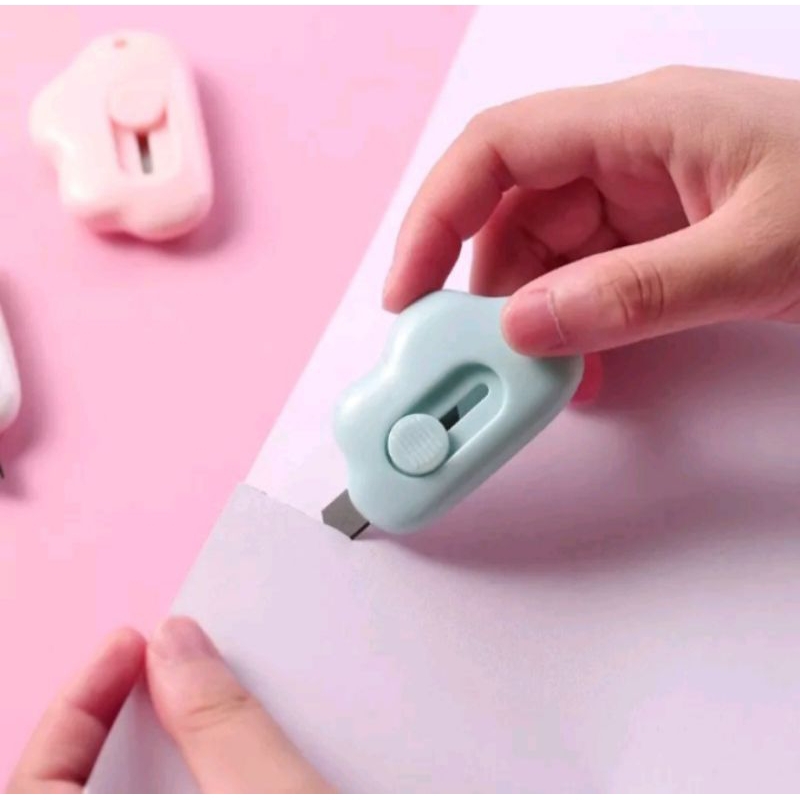 

❤ LS ❤ CUTTER MINI MODEL AWAN ALAT BANTU POTONG KERTAS PLASTIK