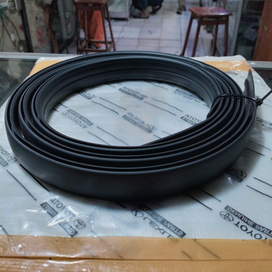karet roof/ list moulding atap mobil rush terios ori
