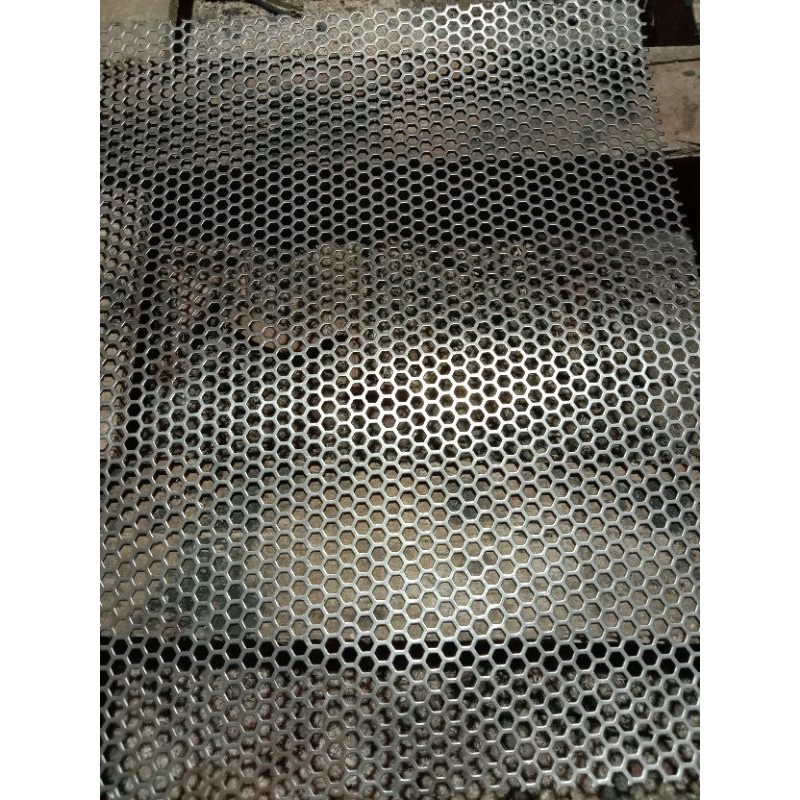 ram grill speaker 56x86 lubang motif segi6