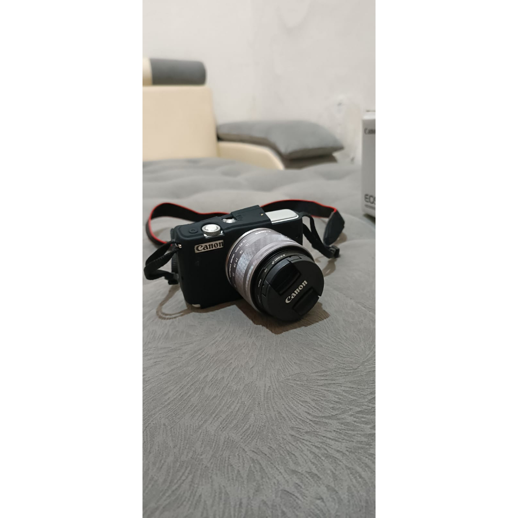 Camera canon M10 Bekas