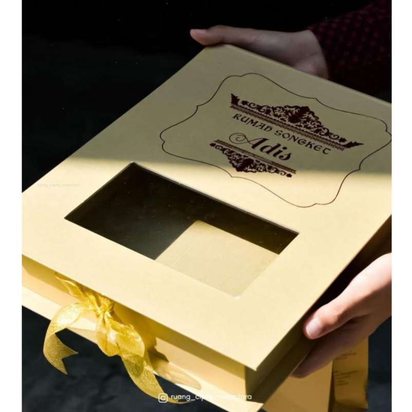 

Hardbox Ukuran Baju/Kain Tenun