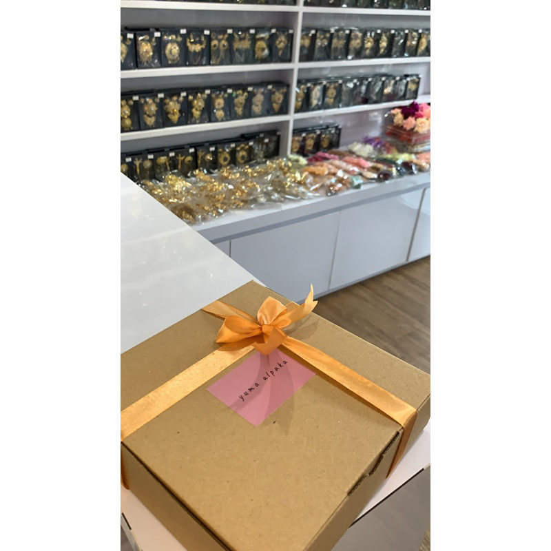 

BOX GIFT