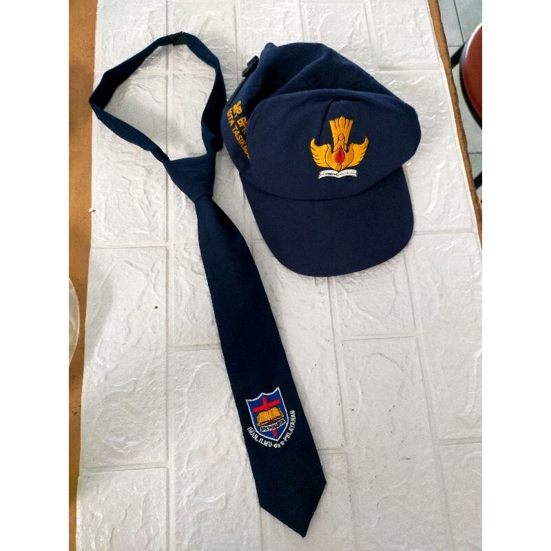 Dasi dan topi SMP Penabur preloved
