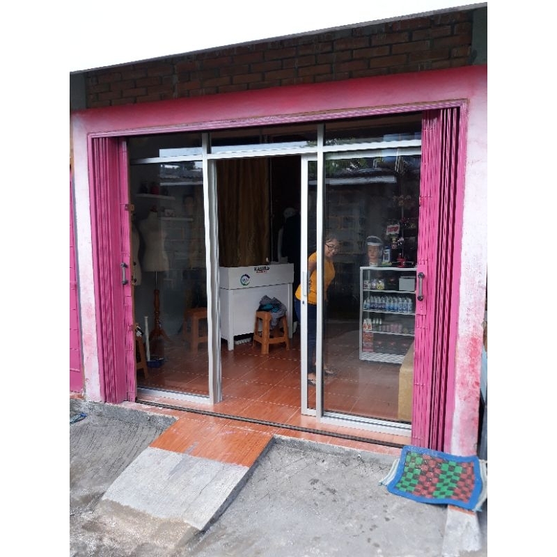 partisi kaca pintu geser