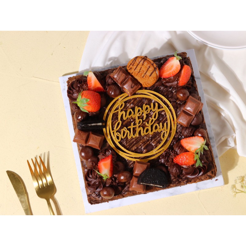 

Premium Fudgy Birthday Brownies Chocolate Hampers Gift