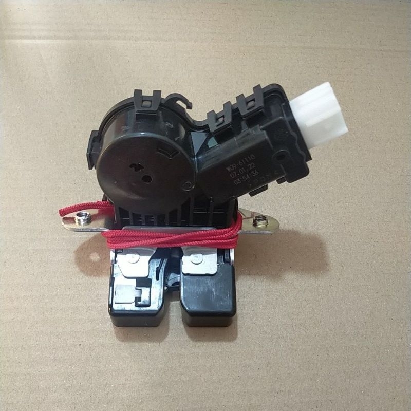 Door lock pintu bagasi mobil Avanza Xenia tahun 2022 original