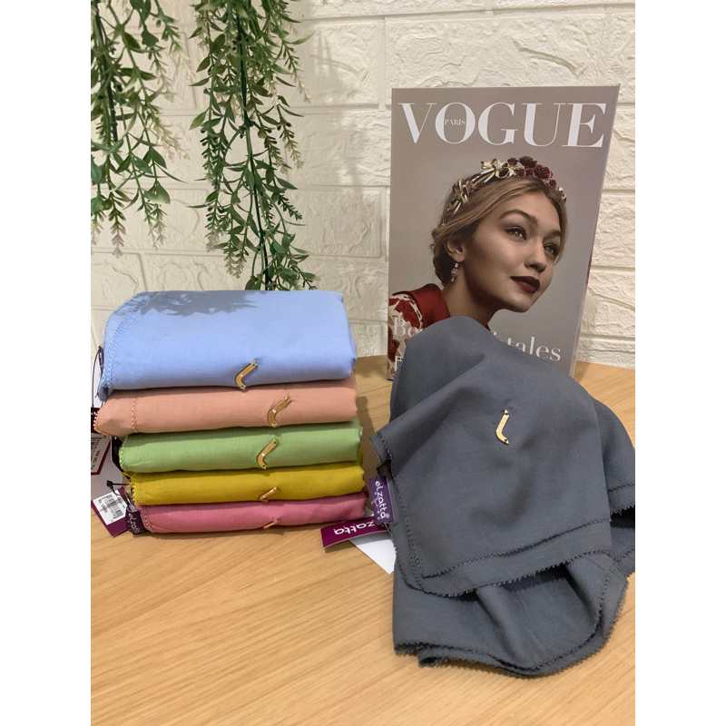 Elzatta Voal Eyelash Kerudung Segi Empat Polos