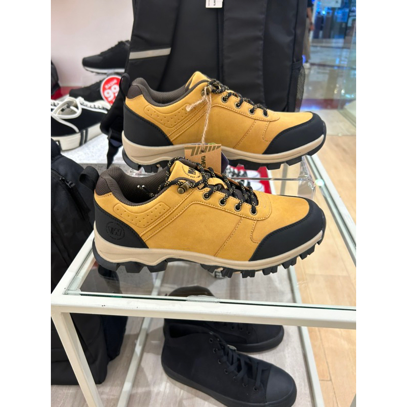 weinbrenner sepatu outdoor pria/sepatu hiking pria  Bahan kanvas original Bata