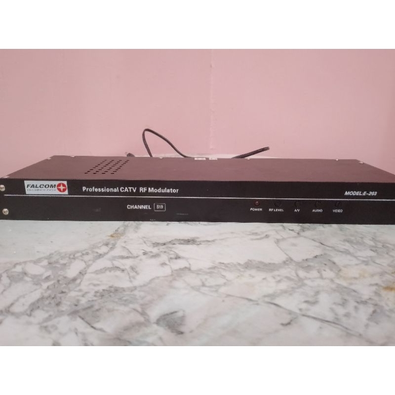 Falcom RF modulator CATV model E-203 CHANNEL S19