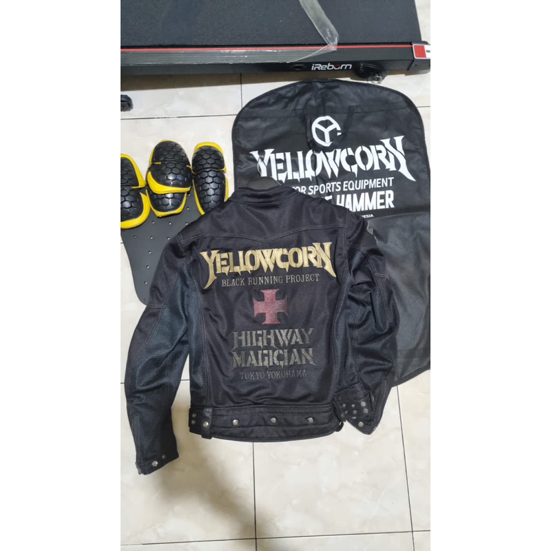 (SOLD) Yellow Corn YB 1105 Black Gold Size LL (xl)
