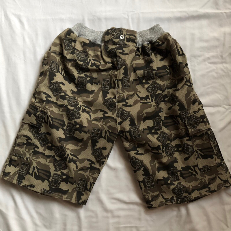 [PRELOVED] Celana Pendek Pria Motif Loreng