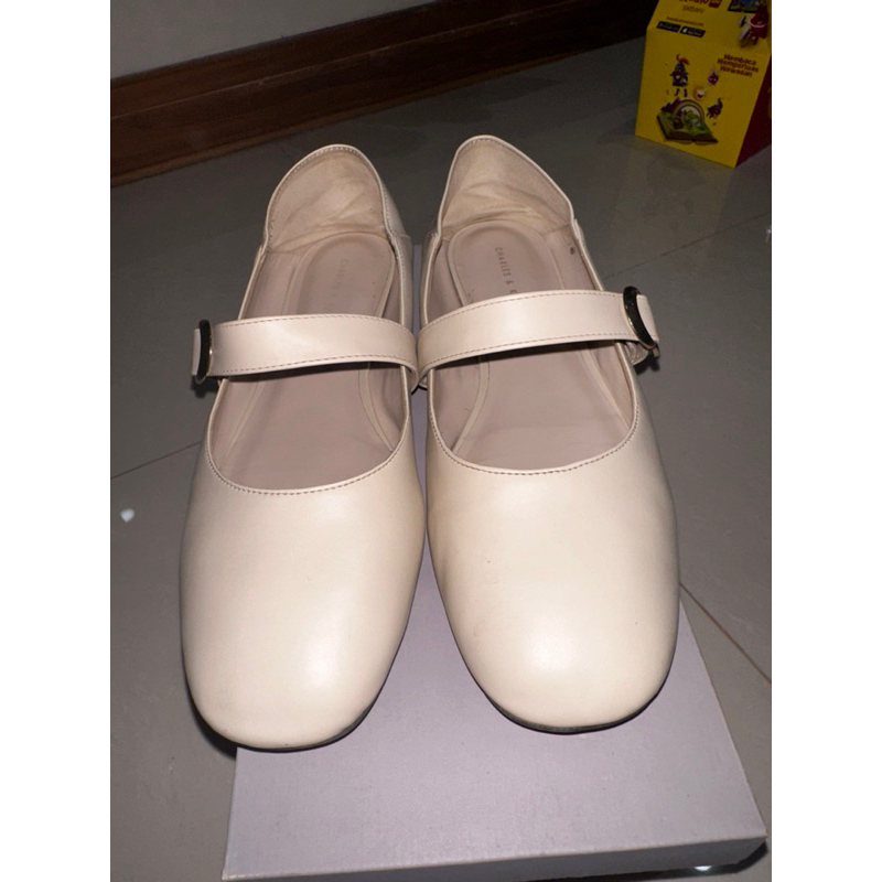 Sepatu Charles & Keith