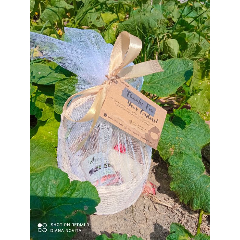 

Hampers Keranjang Perfume