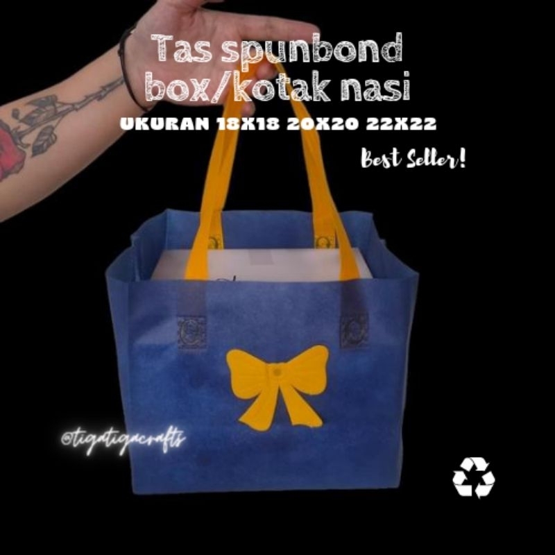 

BUNGA/PITA SATUAN tas spunbond box nasi 22x22 20x20 18x18 tas kotak nasi tas hajatan tas syukuran hampers kotak goodie bag tas box nasi tasyakuran tas kotak nasi tas spunbond hajatan tas kain murah tas tahlilan tas kain kotak 22x22 20x20 18x18