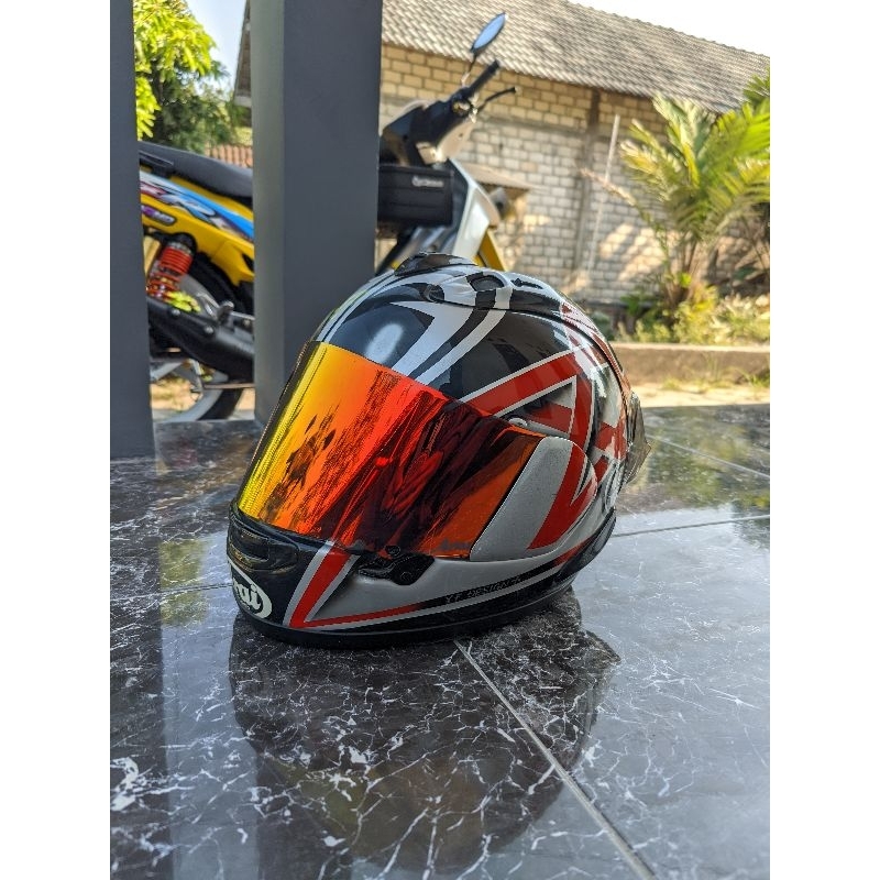 helm fullface cetakan arai