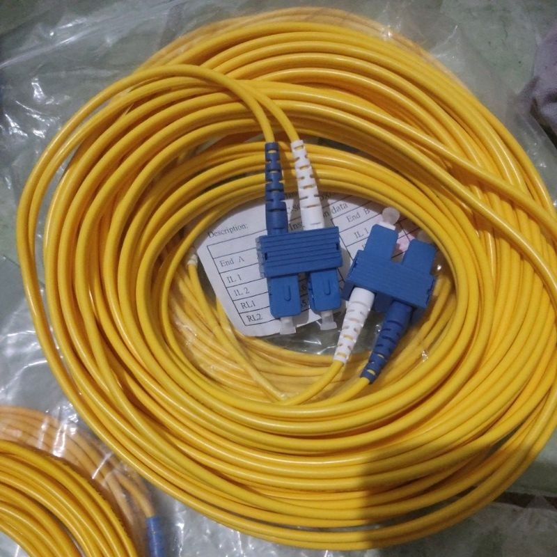 Kabel petcore atau pigtal warna kuning
