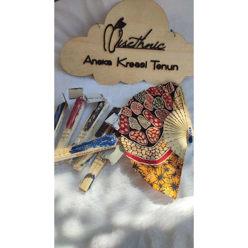 Souvenir Pernikahan Kipas Batik Sablon Nama