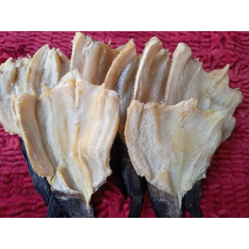 

ikan asin gabus 1 kg/1000 gram