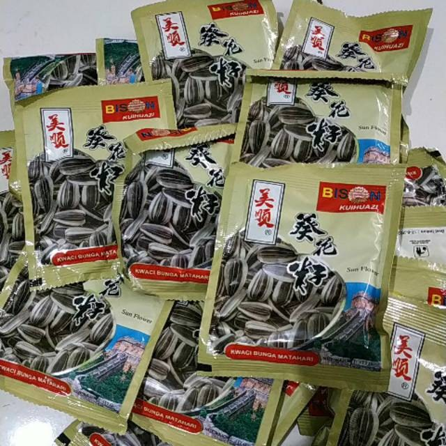 

Kuaci Kwaci Biji Bunga Matahari Merk Bison MANIS Gurih Nikmat Sunflower Seed Original Promo Termurah 10gr 1 Pack 20 PCS 1 Bungkus