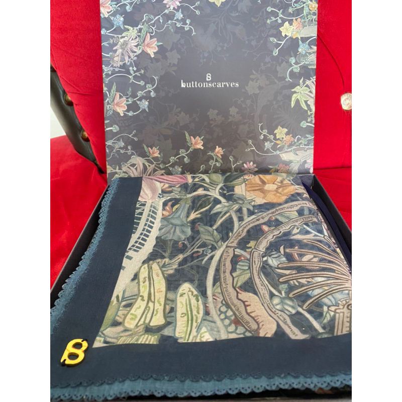 Preloved Buttonscarves Dubai Series Navy