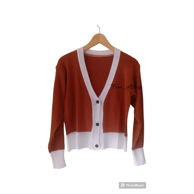 Cardygan Rajut Kancing Depan Crop Top