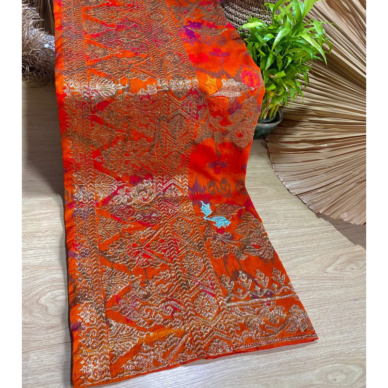 KAMEN TENUN ENDEK TRETES EMAS TUMPAL BANYUMAS (TANPA SELENDANG)