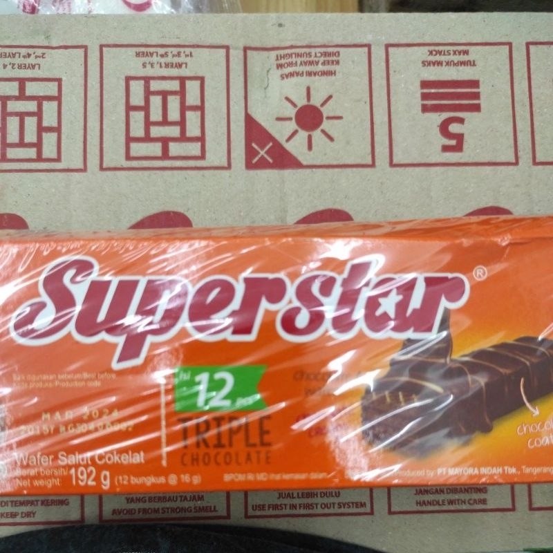 

superstar triple chocolate 16 g 1 box isi 12 pcs