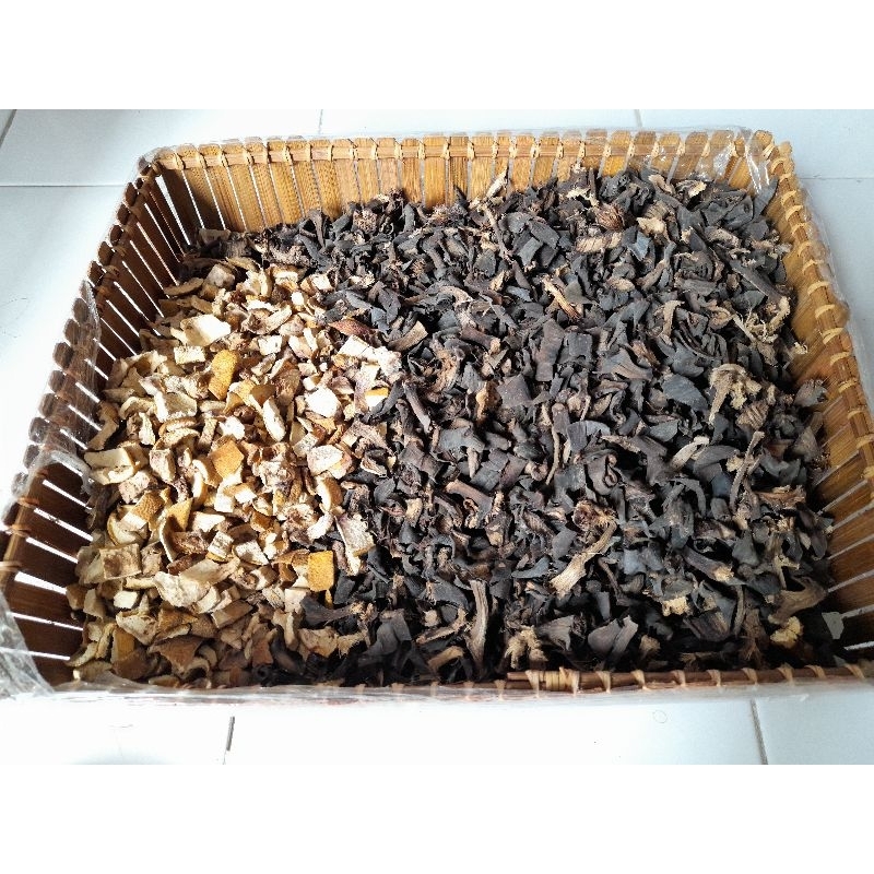 pupuk organik kulit pisang kepok kering untuk tanaman.