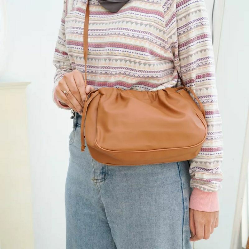 Deliwafa Tas Mini Wanita Tas Monica Bahan CCI Premium UK. 18x26cm