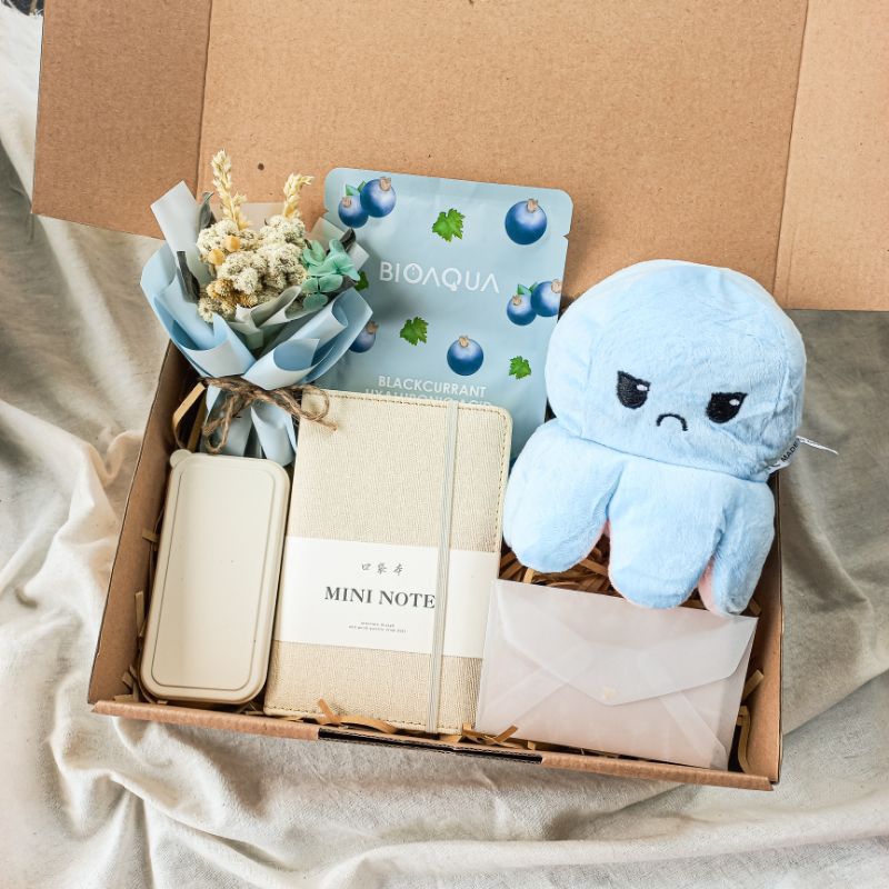 

Mood boaster giftbox ulang tahun/wisuda/anniversary