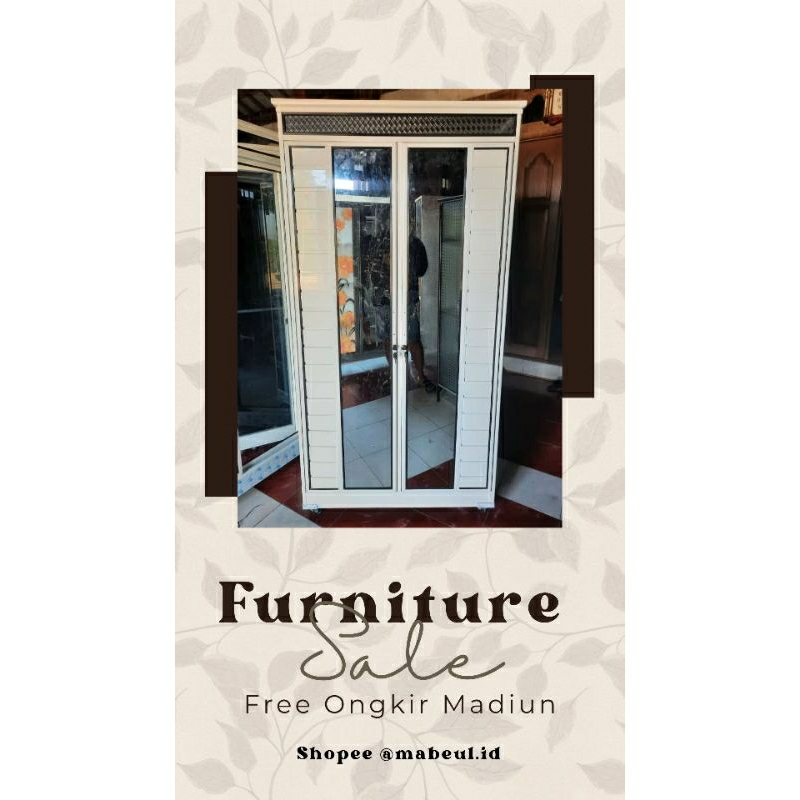 Lemari Kaca 2 Pintu