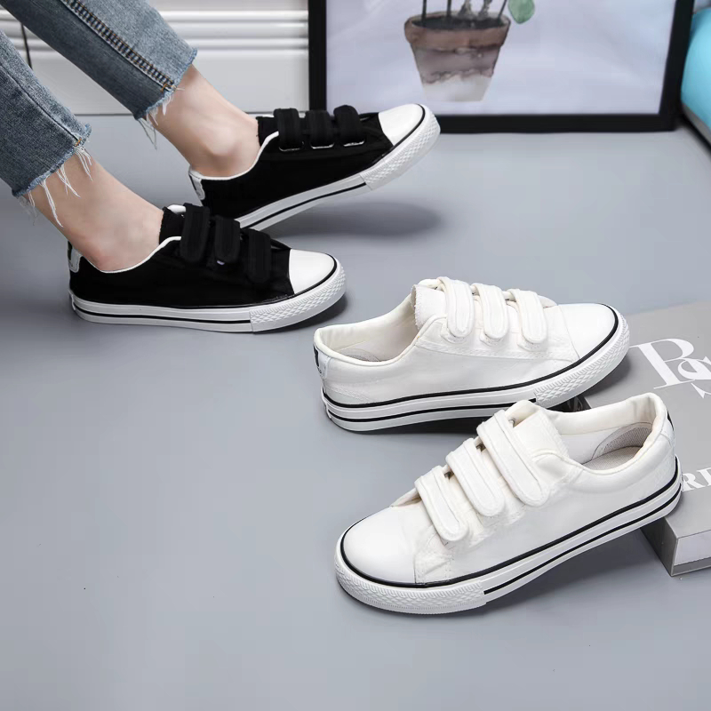 sepatu slip on tanpa tali perempuan wanita bahan kain canvas ukuran 37 38 39 40 warna hitam putih / 