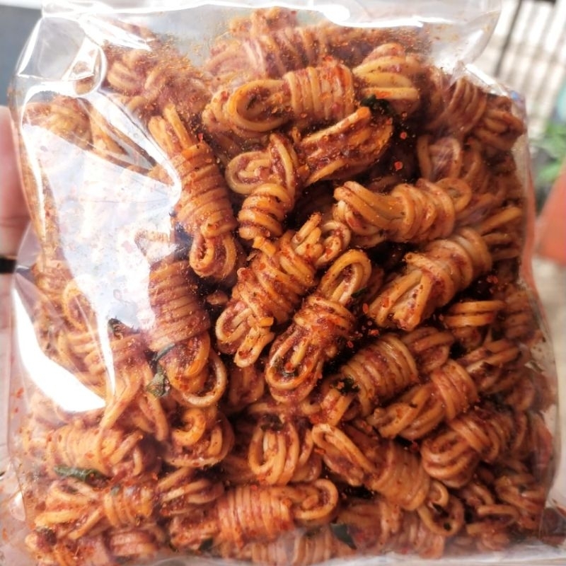 

mie gulung pedas daun jeruk cemilan pedas gurih enak isi 250 gm