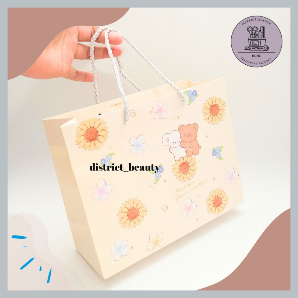 

PAPERBAG BERUANG BUNGA CD-001 TAS KADO SOUVENIR PAPER BAG FLOWER BEAR